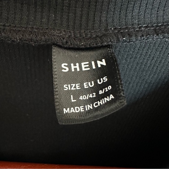 Shein Black Ruffle Sleeve Ribbed Knit Top Size Large - Picture 2 of 3